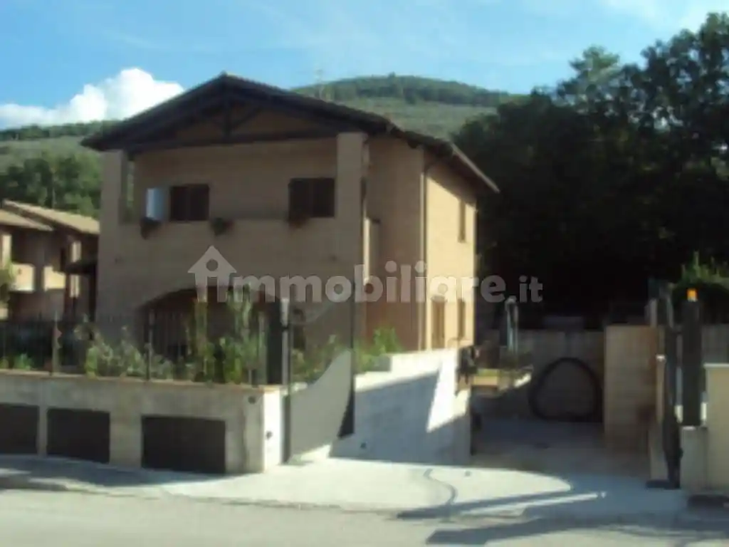 Appartamento in vendita a Trevi