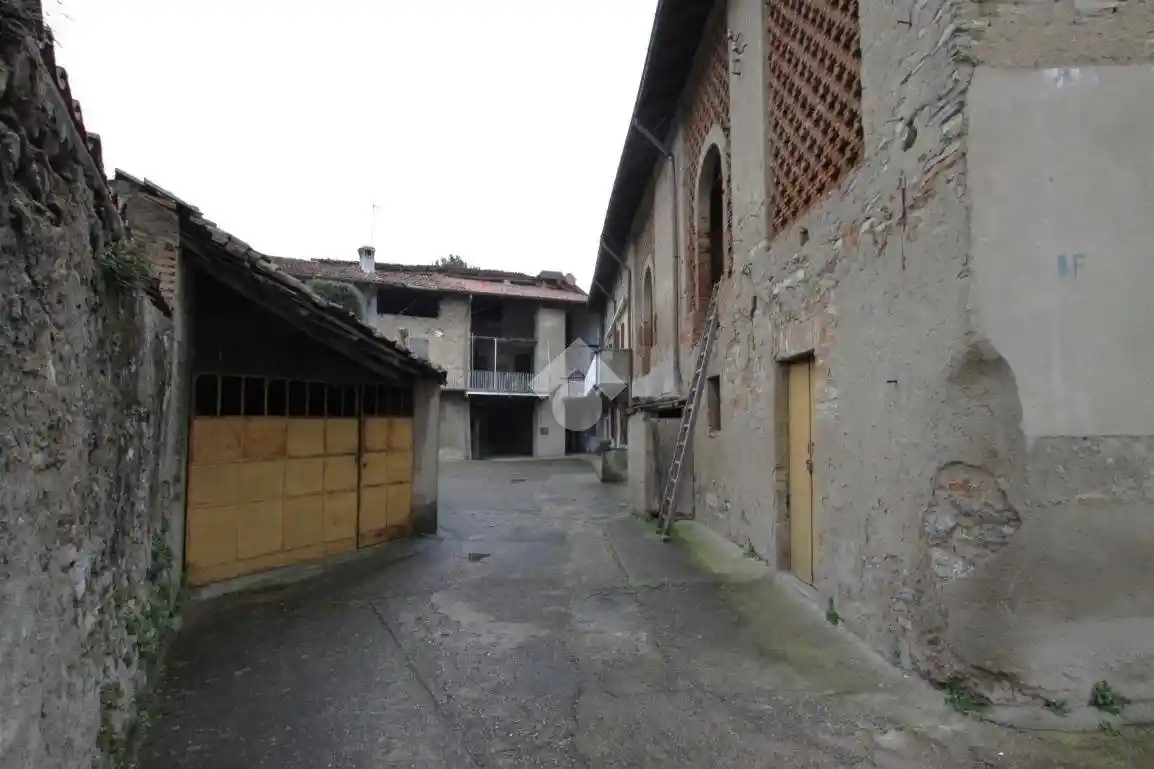 Rustico - Casale in vendita a Bulciago
