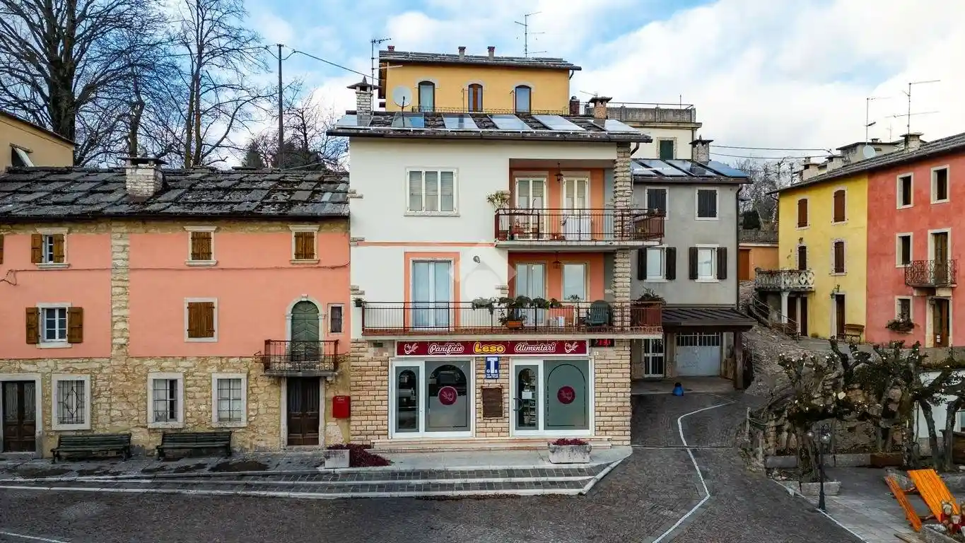 Palazzo - Edificio in vendita a Bosco Chiesanuova