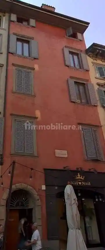 Appartamento in vendita a Bergamo