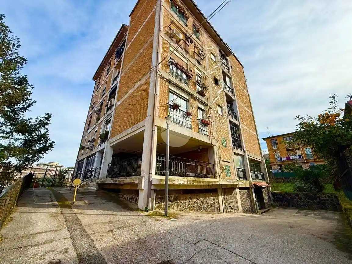 Appartamento in vendita a Napoli