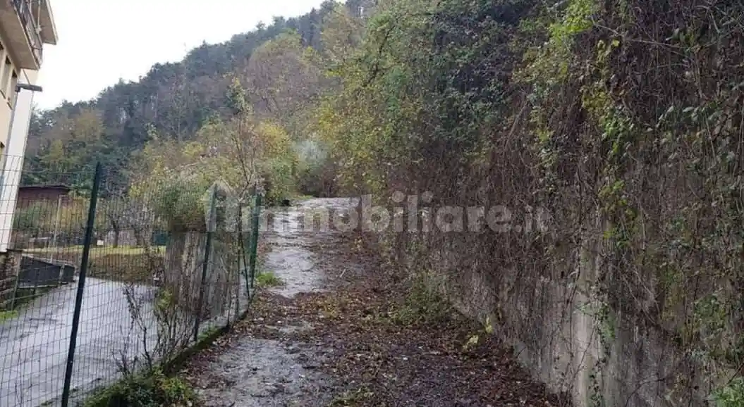 Appartamento in vendita a Borzonasca