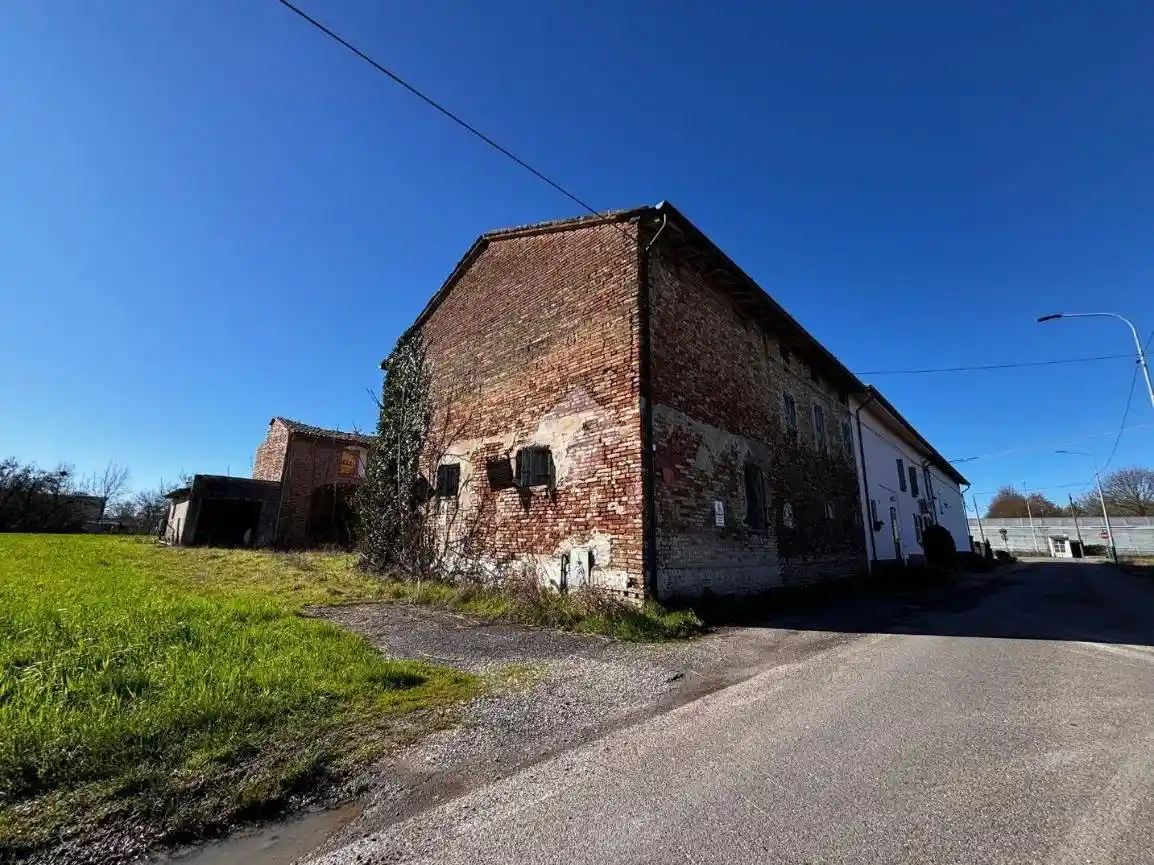 Rustico - Casale in vendita a Brescello