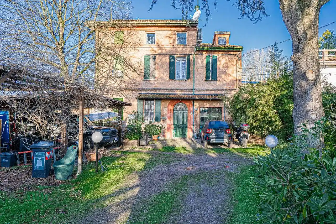 Villa in vendita a Bologna