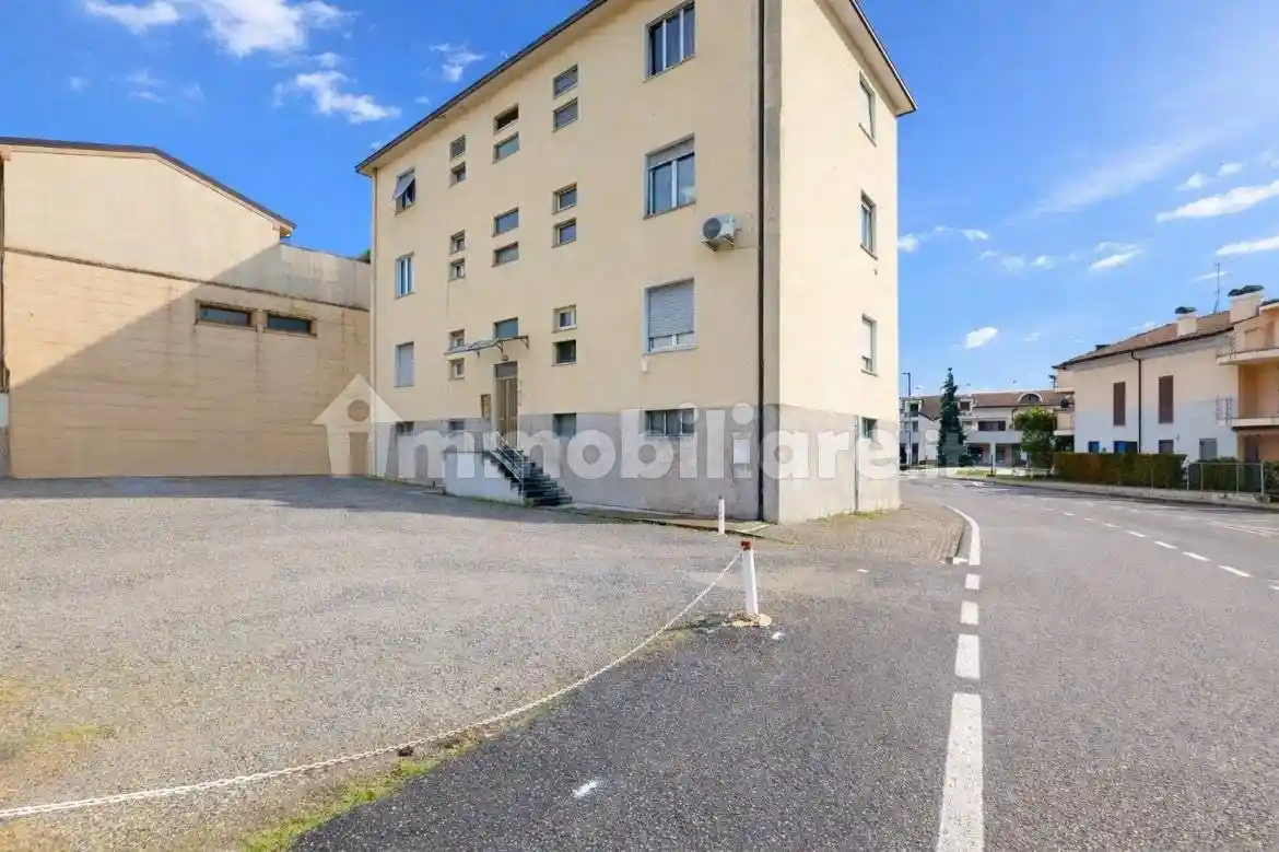 Appartamento in vendita a Besana in Brianza