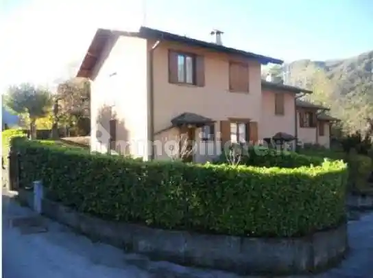 Villetta a schiera in vendita a Magreglio