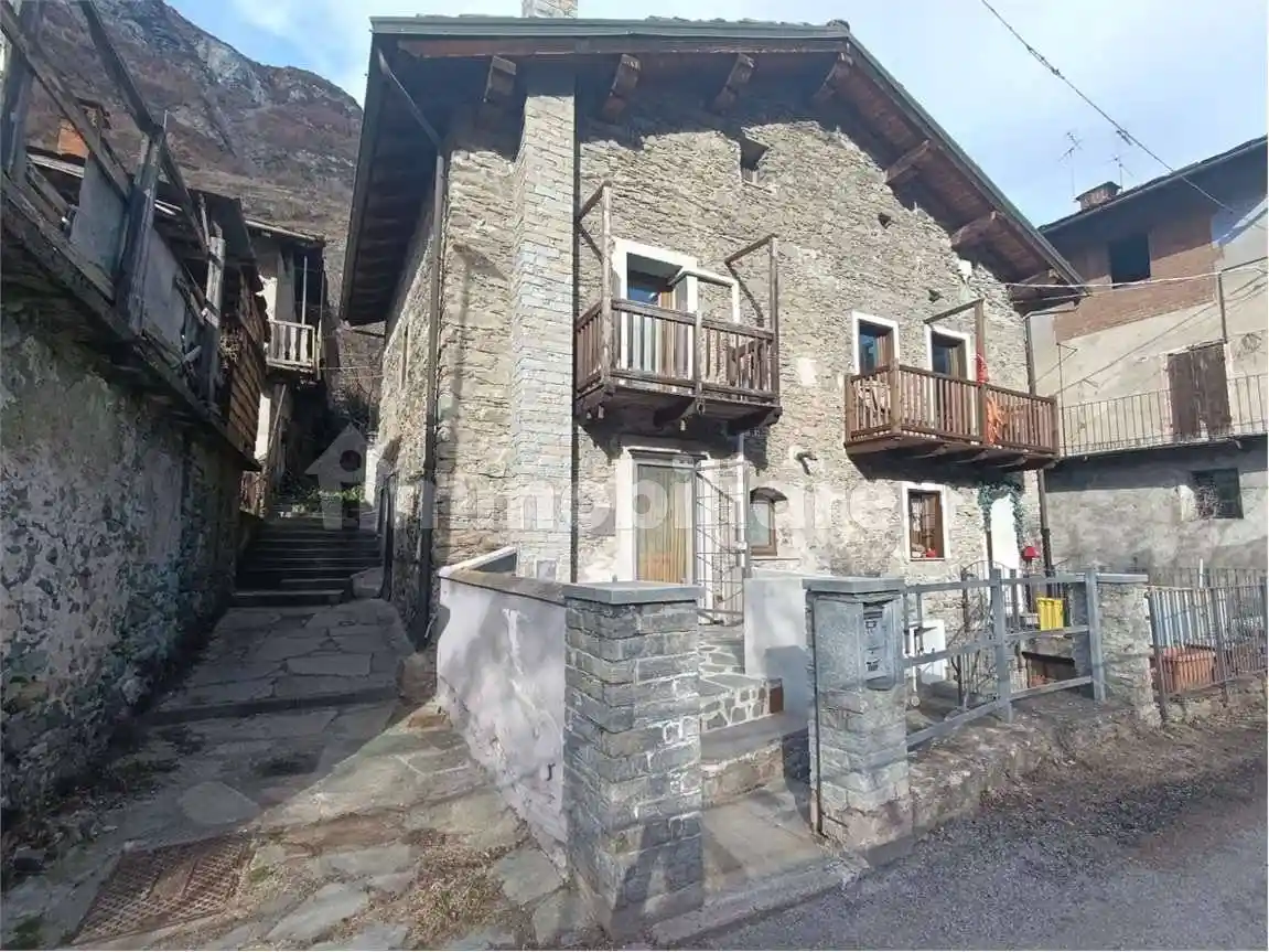 Casa indipendente in vendita a Chatillon
