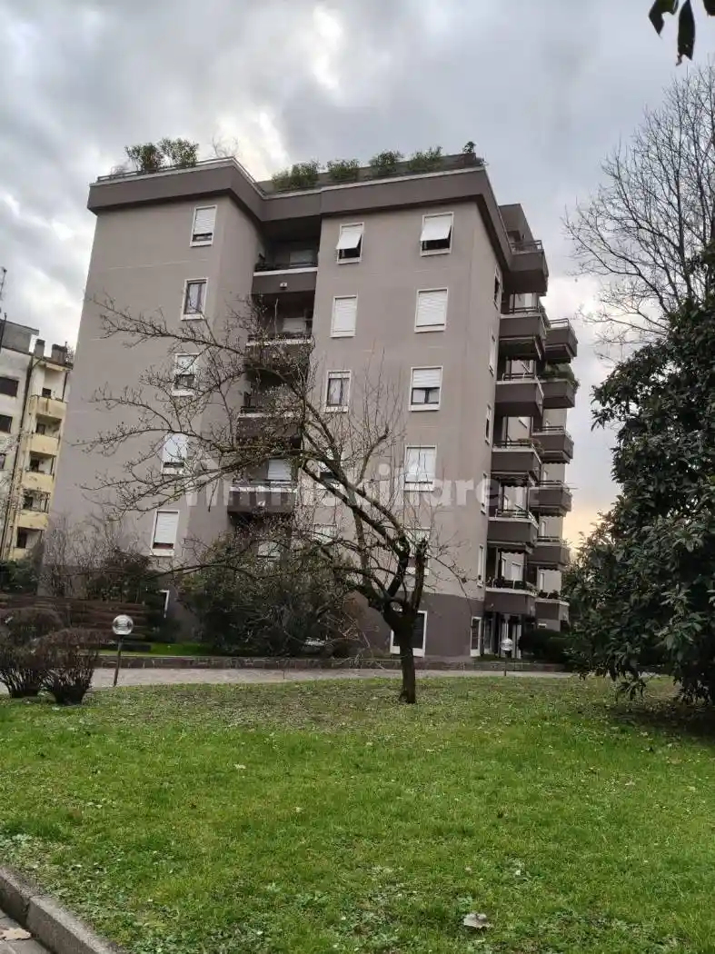 Appartamento in vendita a Monza