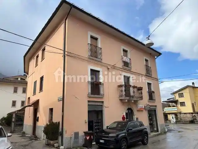 Appartamento in vendita a Tornimparte