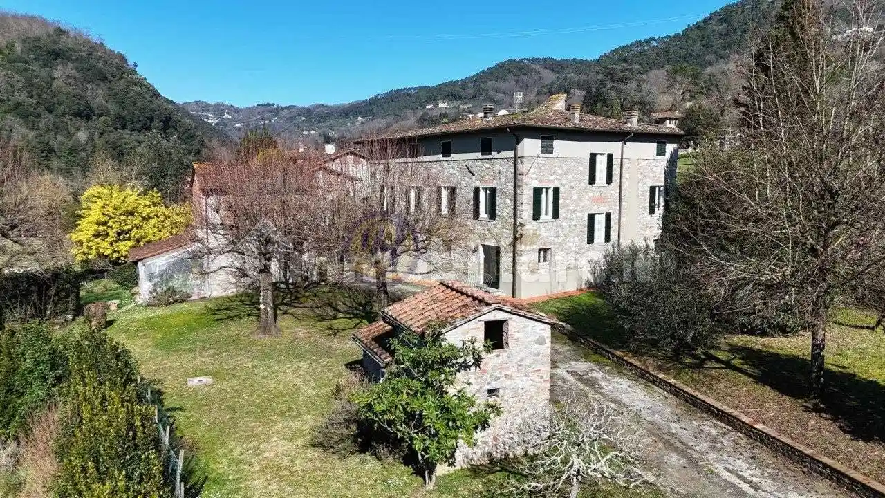Villa in vendita a Pescaglia