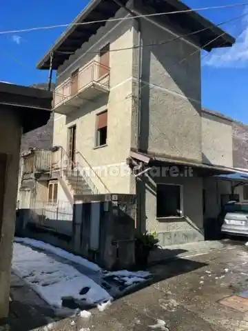 Villa in vendita a Sondrio