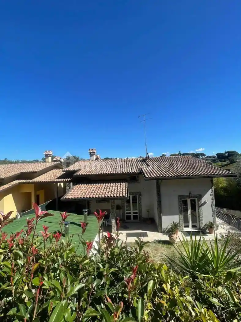 Casa indipendente in vendita a Perugia