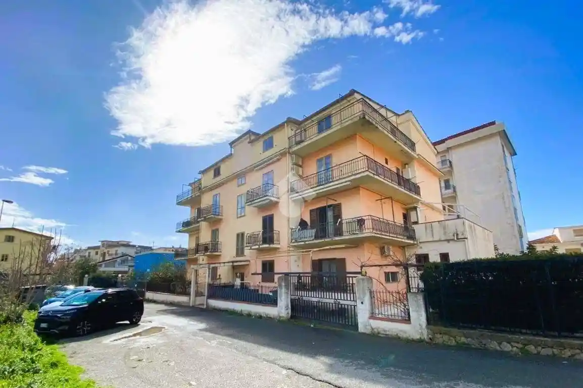 Appartamento in vendita a Paola