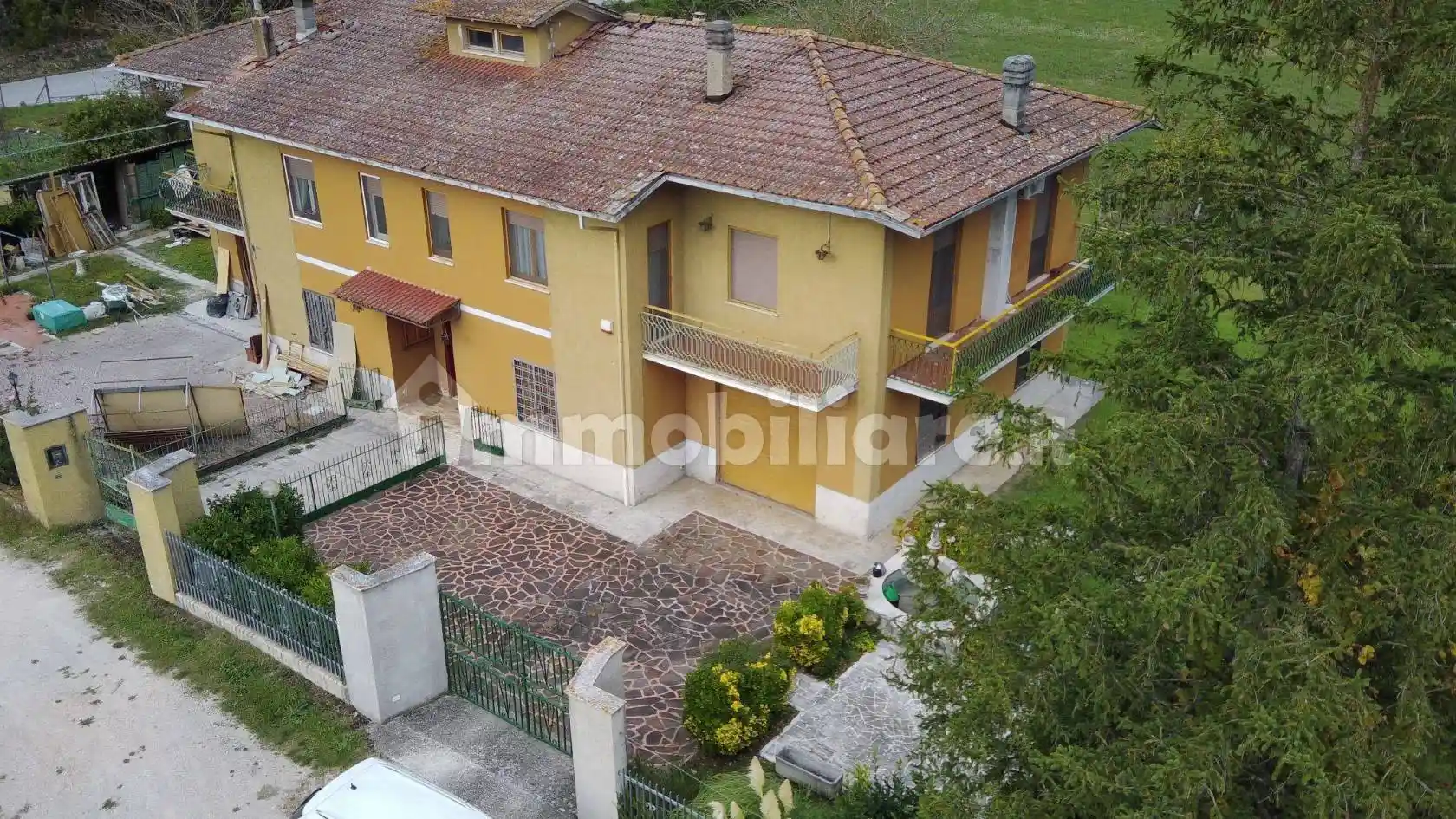 Casa indipendente in vendita a Camerino