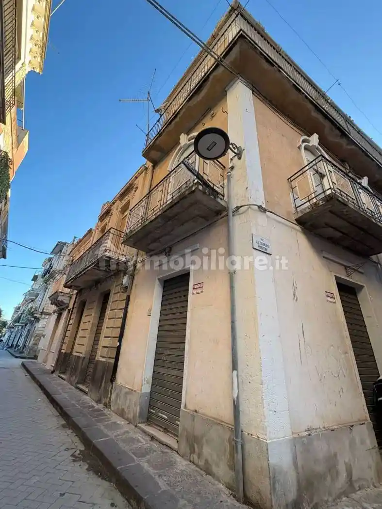 Palazzo - Edificio in vendita a Francofonte