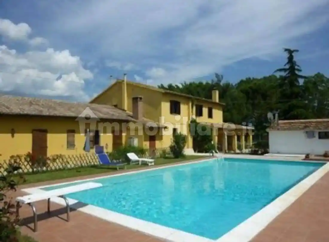 Rustico - Casale in vendita a Cannara