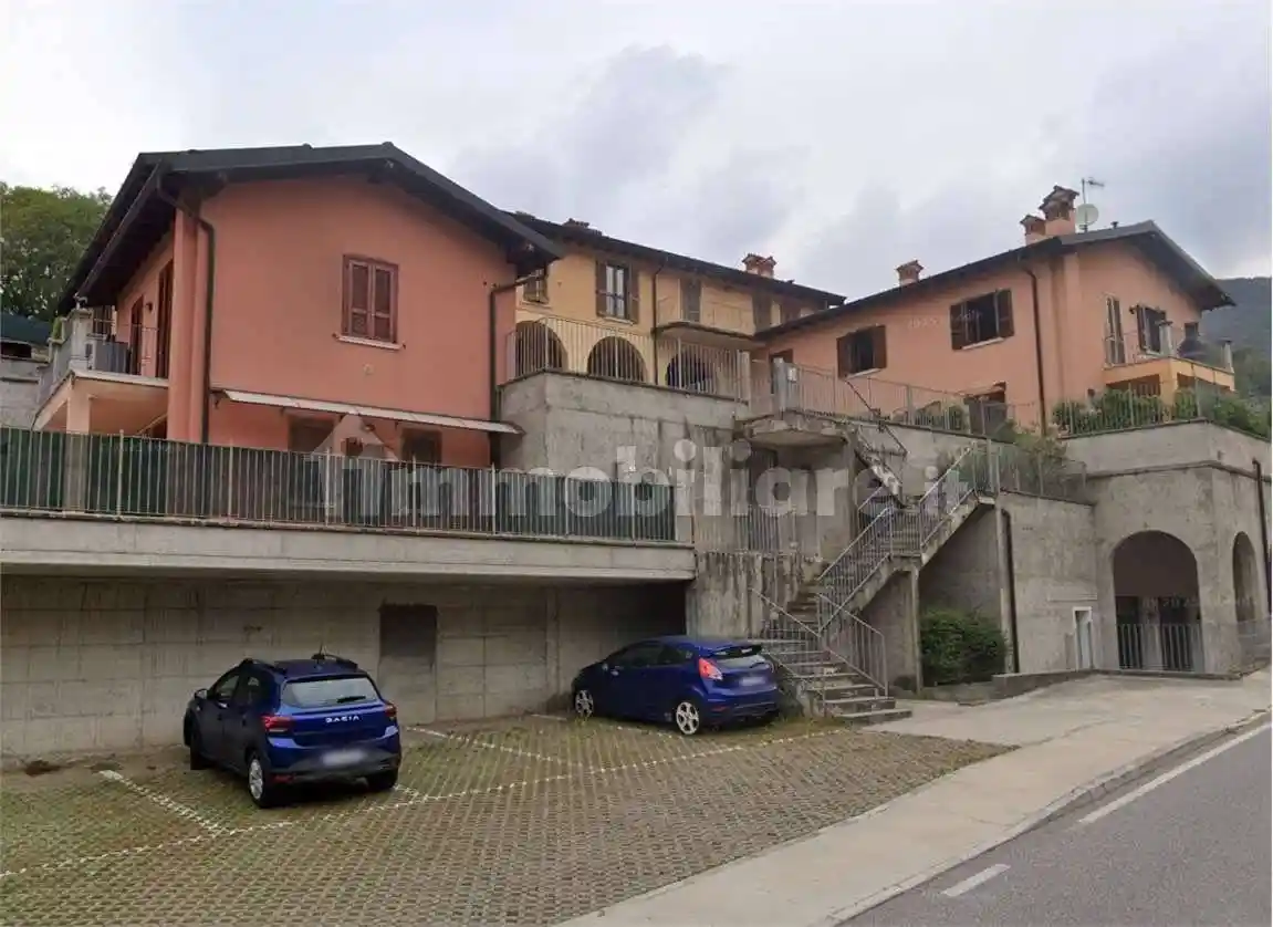 Appartamento in vendita a Caino