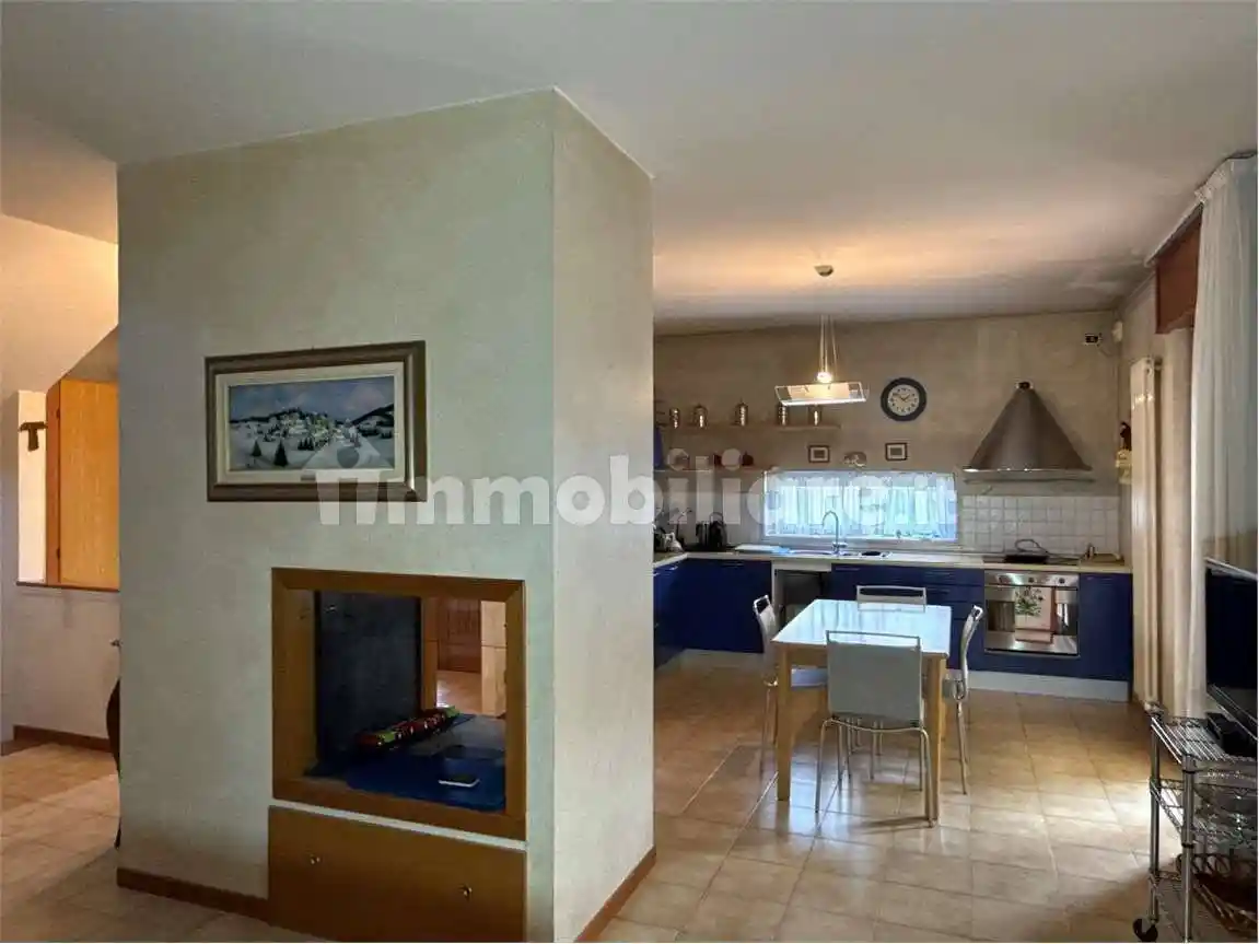 Villa in vendita a Monticello Conte Otto