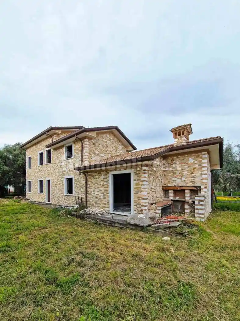 Villa in vendita a Seravezza