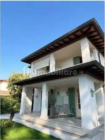 Villa in vendita a Forte dei Marmi