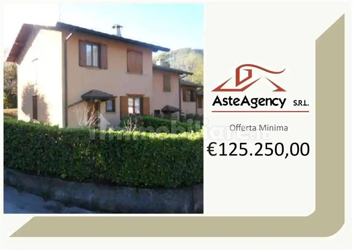 Villetta a schiera in vendita a Magreglio