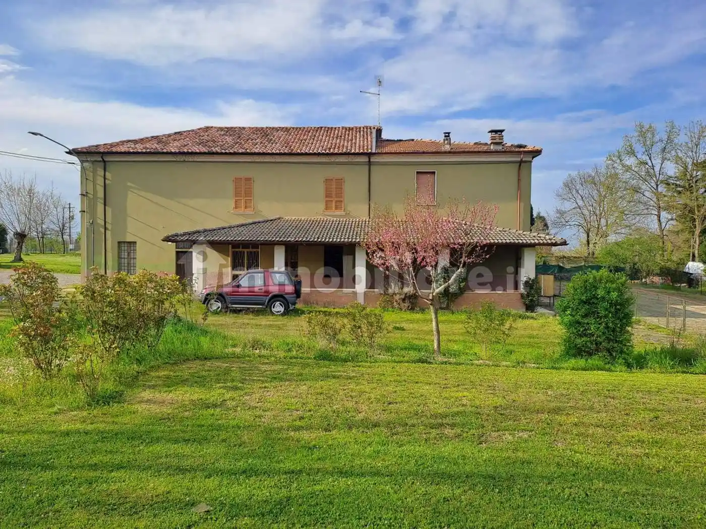 Villa in vendita a Gazzola