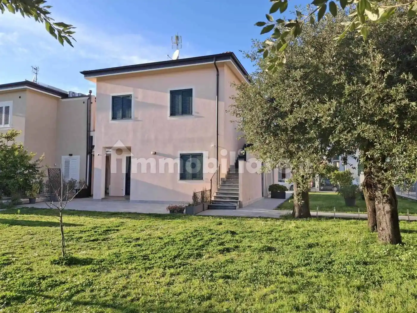 Appartamento in affitto a Sarzana