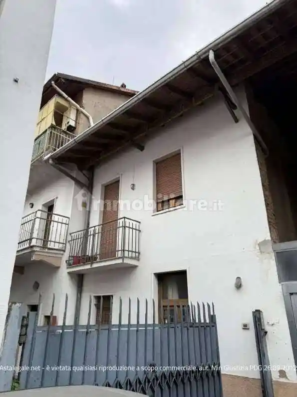 Casa indipendente in vendita a Lonate Pozzolo