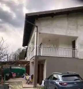 Appartamento in vendita a Cadegliano-Viconago