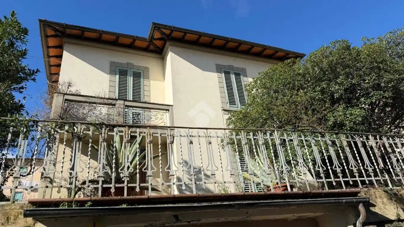 Casa indipendente in vendita a Pistoia