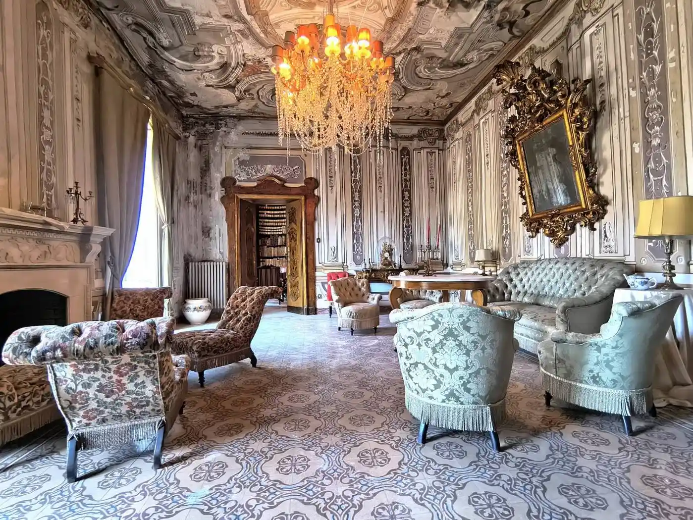 Palazzo - Edificio in vendita a Napoli