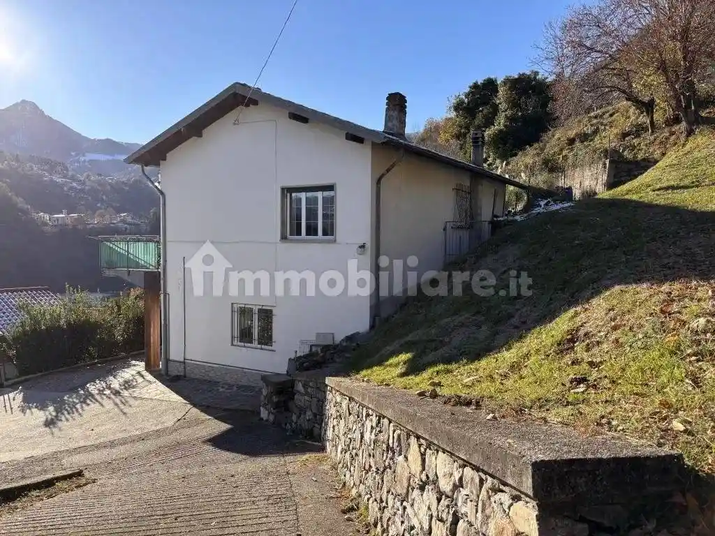 Casa indipendente in vendita a Dizzasco