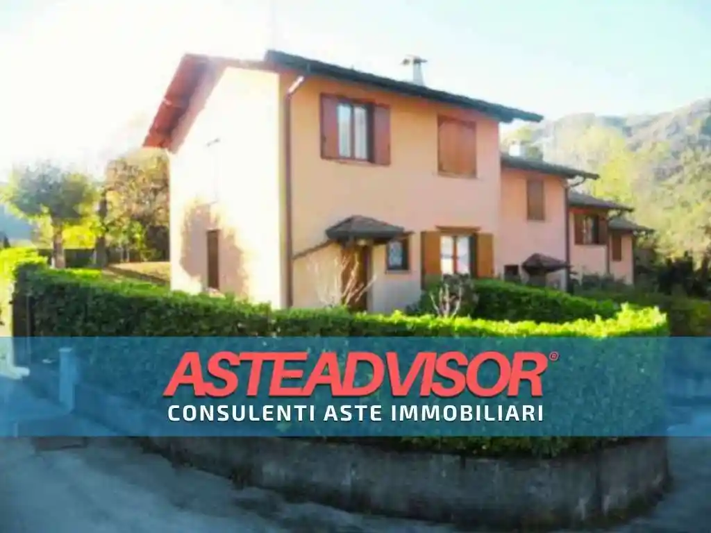 Villetta a schiera in vendita a Magreglio
