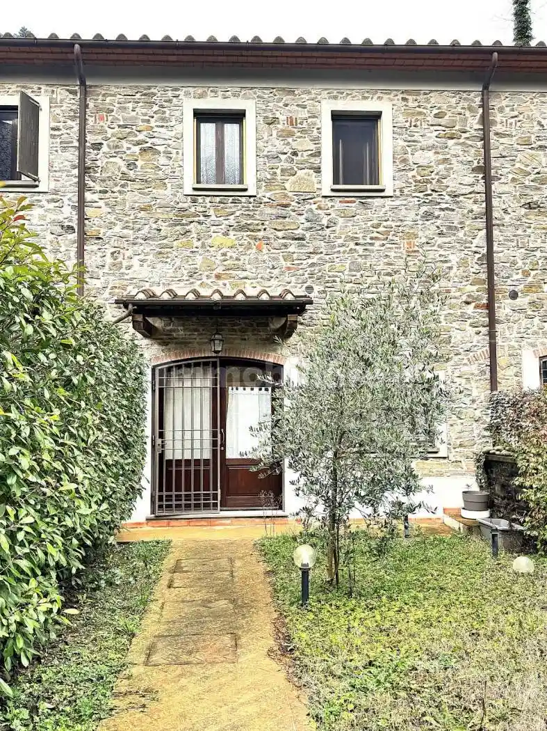 Rustico - Casale in vendita a Vaiano
