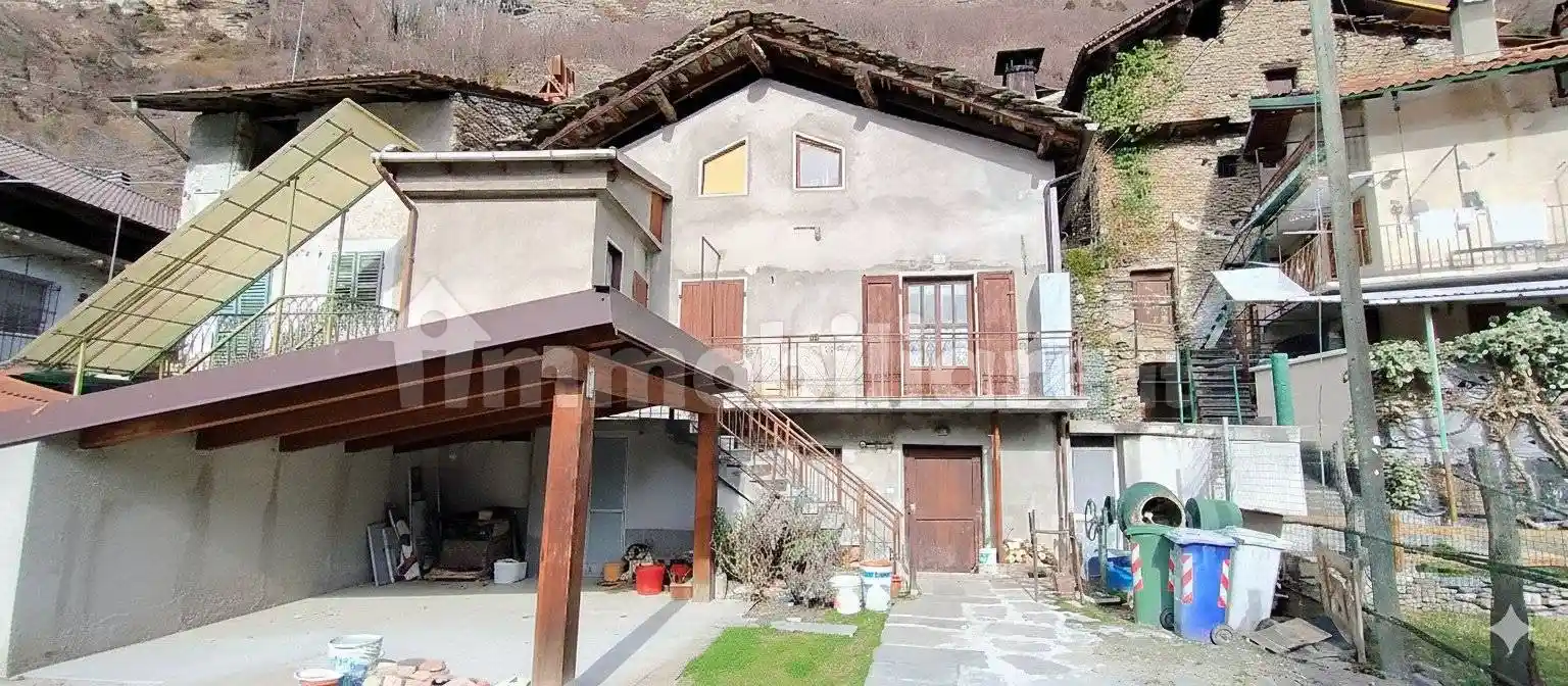 Casa indipendente in vendita a Mompantero