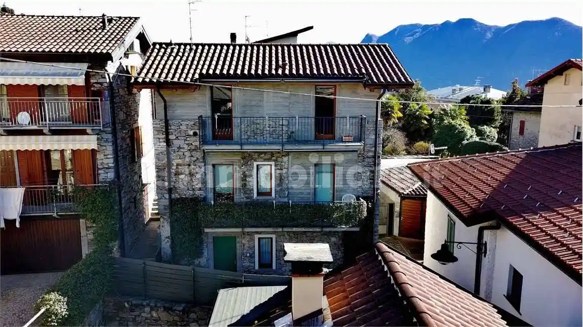 Casa indipendente in vendita a Arizzano