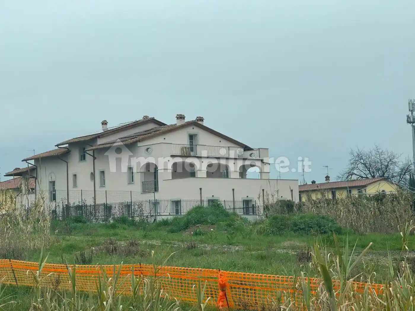 Rustico - Casale in vendita a Montemurlo