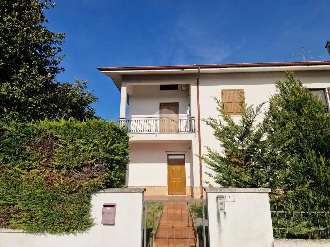 Villa in vendita a Borgo Virgilio
