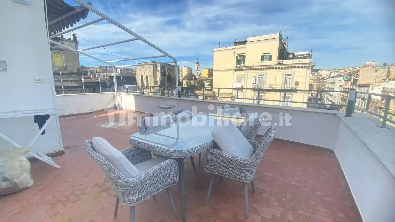 Appartamento in vendita a Napoli