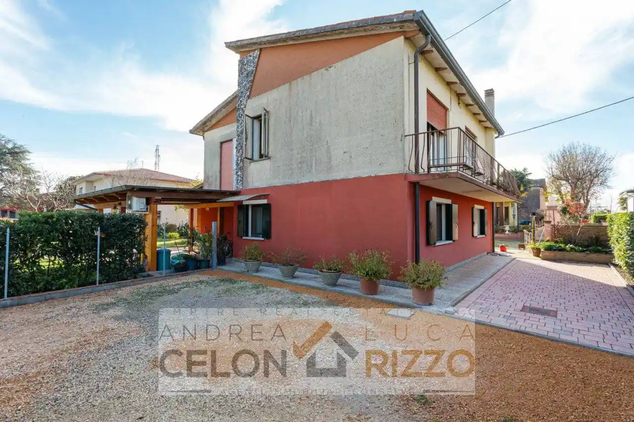 Villa in vendita a Agna