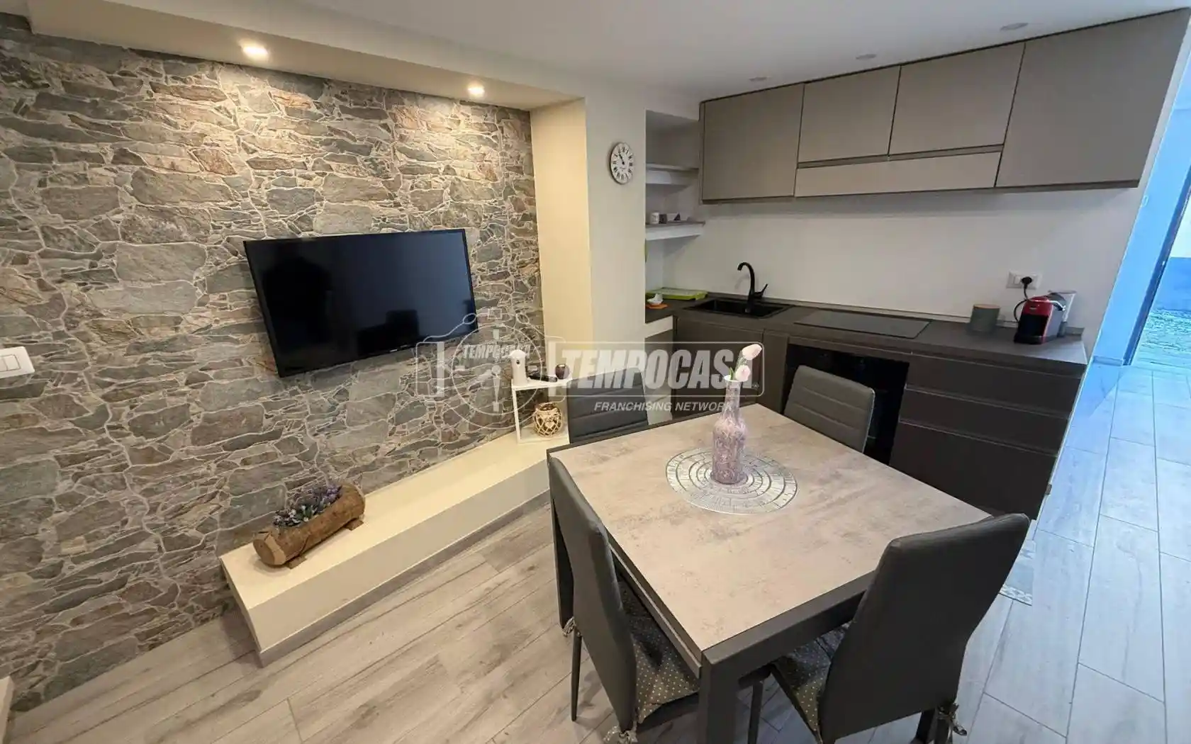 Appartamento in affitto a Albiolo