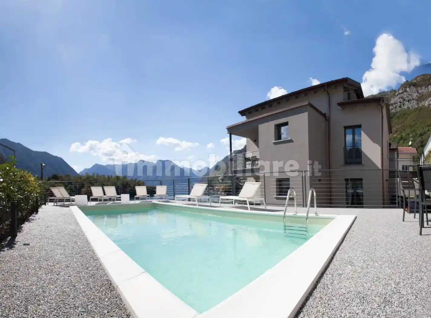 Appartamento in vendita a Tremezzina