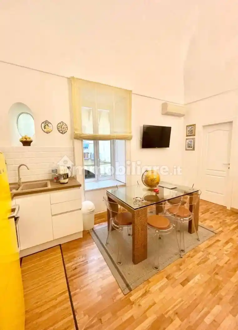 Appartamento in vendita a Napoli