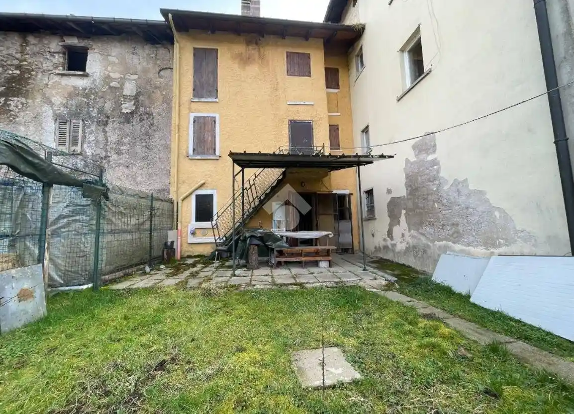 Casa indipendente in vendita a Arcisate