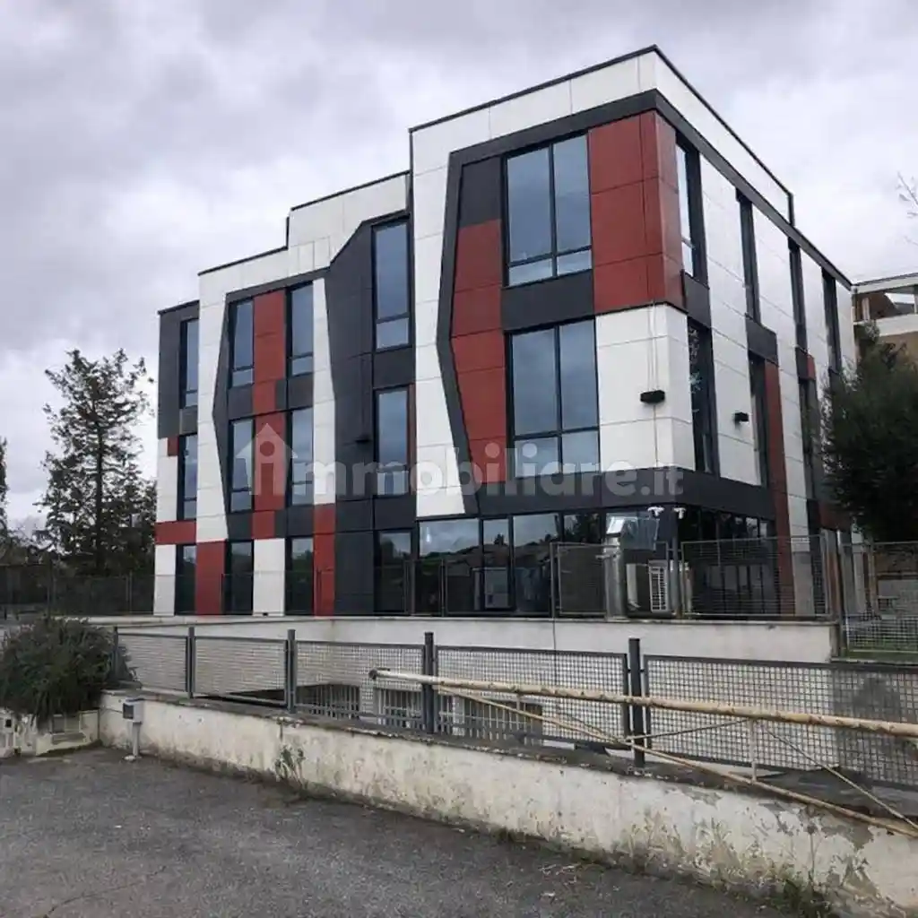 Palazzo - Edificio in vendita a Roma