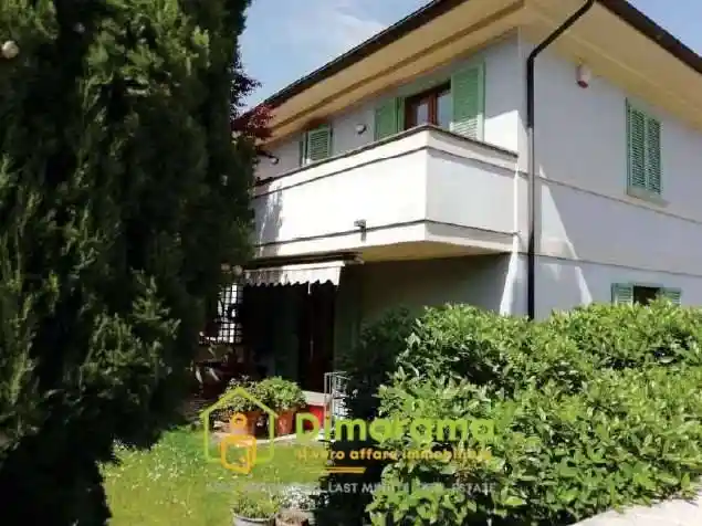 Villetta a schiera in vendita a Foligno