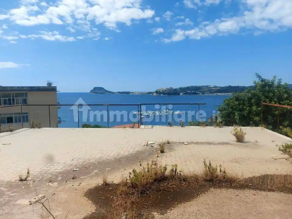Casa indipendente in vendita a Pozzuoli