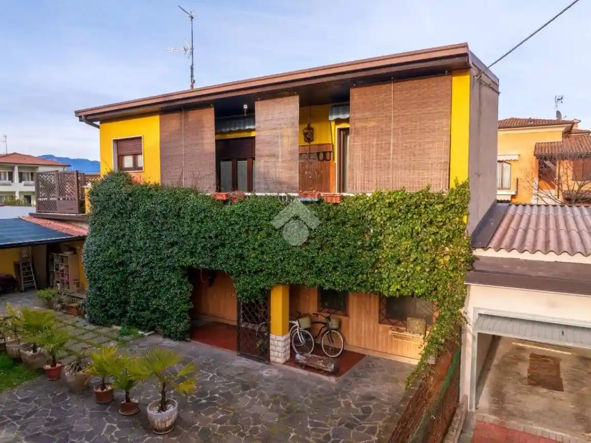 Casa indipendente in vendita a Castenedolo