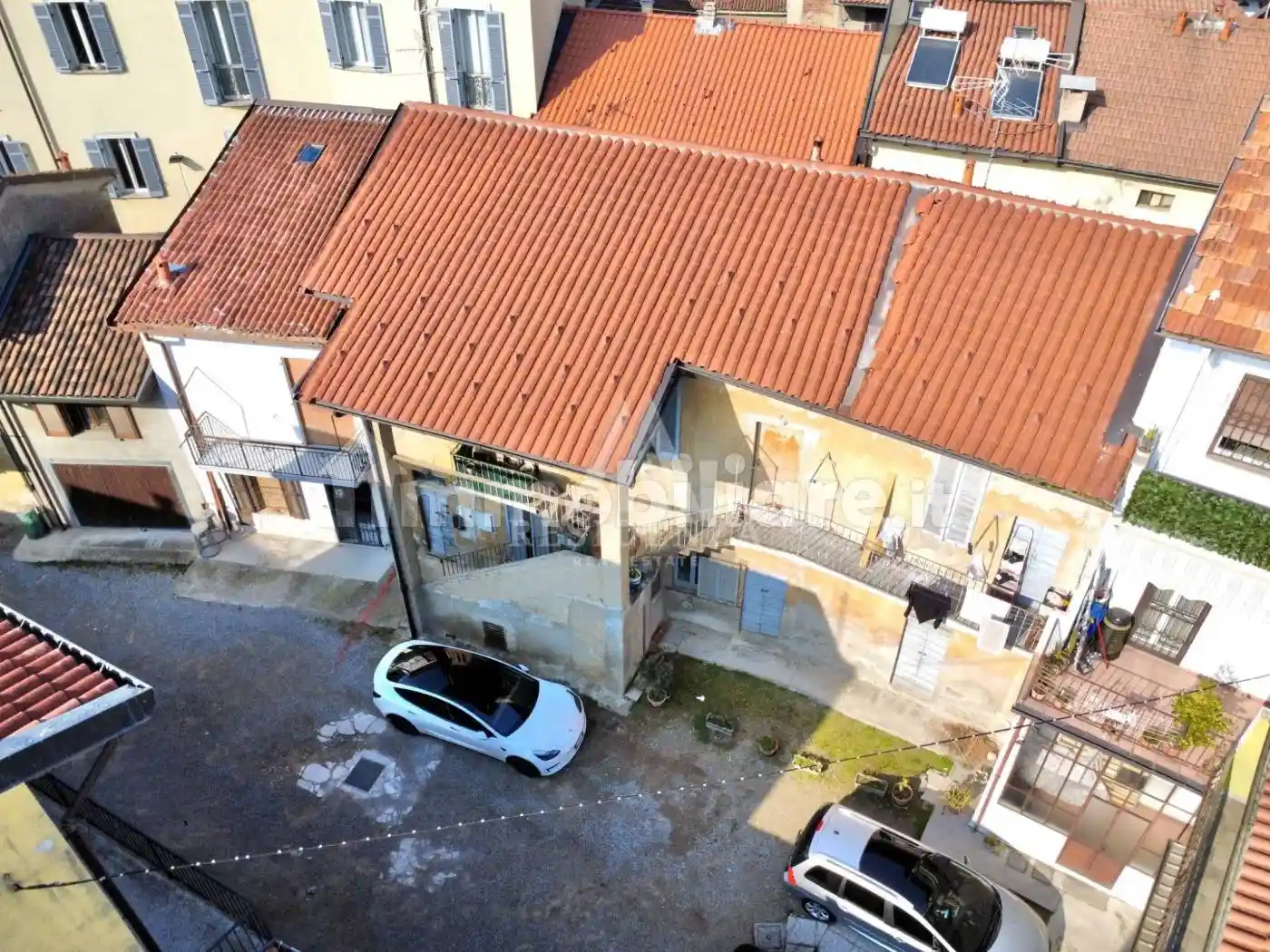 Rustico - Casale in vendita a Carate Brianza