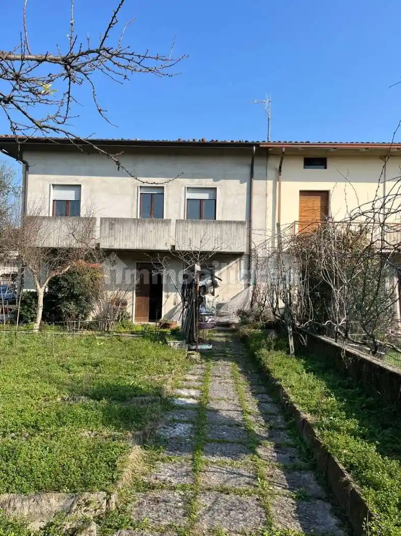 Casa indipendente in vendita a Montichiari